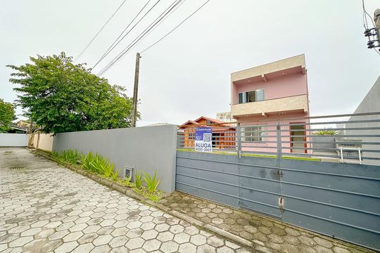 Vista da Rua de casa para alugar com 2 quartos, 42m² em Ingleses do Rio Vermelho, Florianópolis