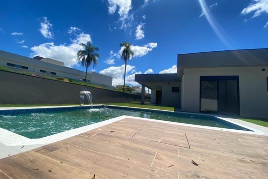 Área externa de casa de condomínio para alugar com 3 quartos, 256m² em Condomínio Santa Adélia, Cotia