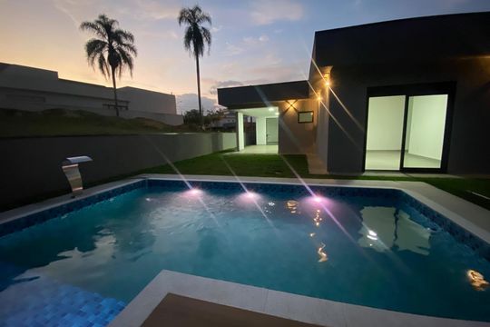 Área externa de casa de condomínio para alugar com 3 quartos, 256m² em Condomínio Santa Adélia, Cotia