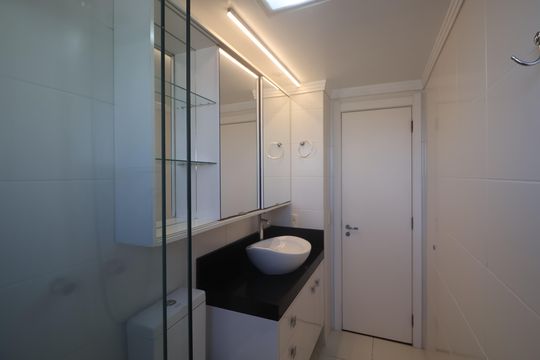 Banheiro da Suíte de apartamento para alugar com 3 quartos, 89m² em Centro, Canoas