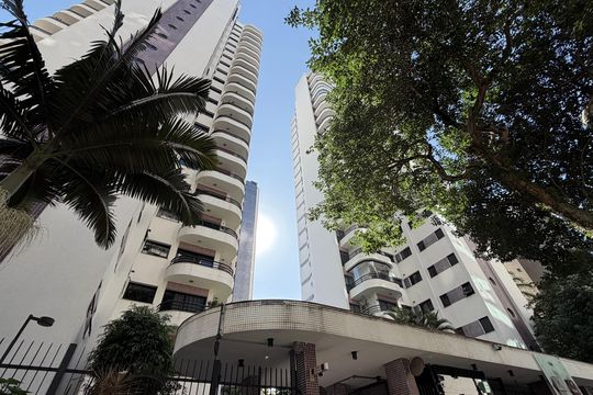 Apartamento para alugar com 3 quartos, 130m² em Jardim Analia Franco, São Paulo