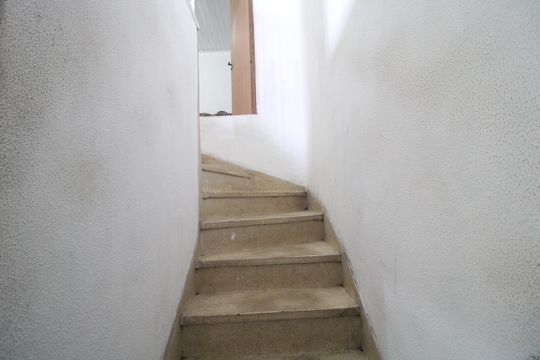 Escadas de casa à venda com 3 quartos, 74m² em Socorro, São Paulo