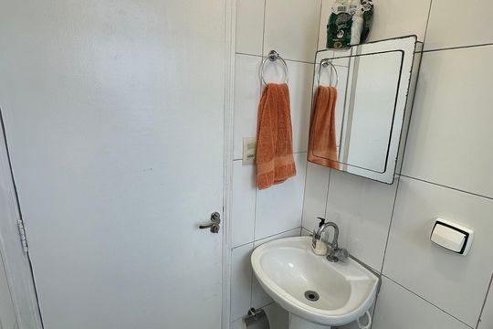 Banheiro de apartamento para alugar com 1 quarto, 40m² em Centro, São Vicente