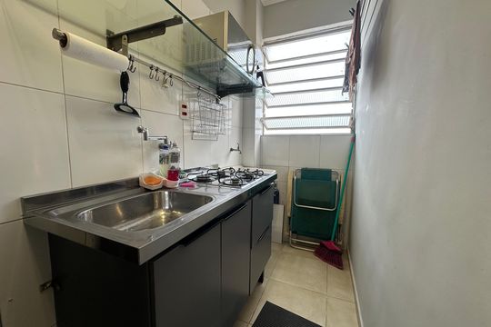 Cozinha de apartamento para alugar com 1 quarto, 40m² em Centro, São Vicente