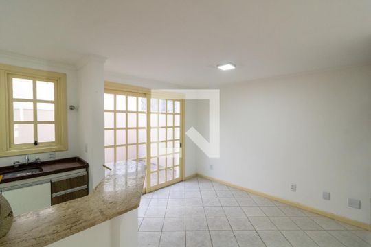 Casa para alugar com 3 quartos, 177m² em Ipanema, Porto Alegre