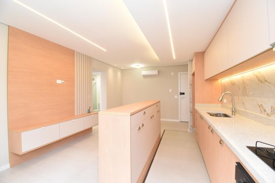 Sala e Cozinha de apartamento à venda com 2 quartos, 62m² em Tingui, Curitiba