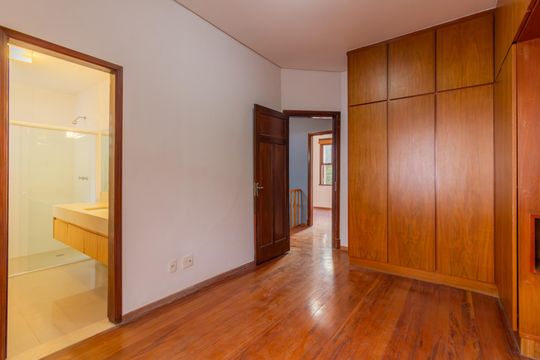 Suíte de casa de condomínio para alugar com 4 quartos, 110m² em Jardim Paulista, São Paulo