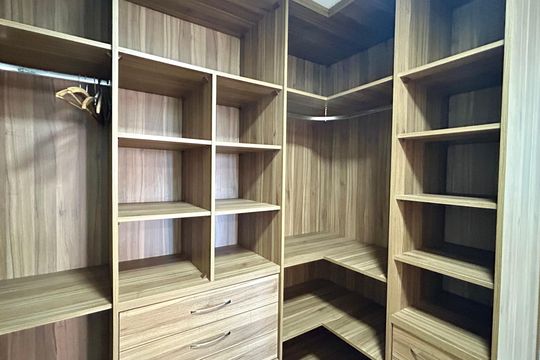 Closet da suíte de apartamento à venda com 2 quartos, 75m² em Vila Augusta, Guarulhos