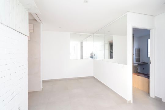 Sala de apartamento para alugar com 2 quartos, 45m² em Jardins Recanto das Rosas, São Paulo