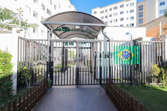 Fachada de apartamento para alugar com 2 quartos, 45m² em Jardins Recanto das Rosas, São Paulo