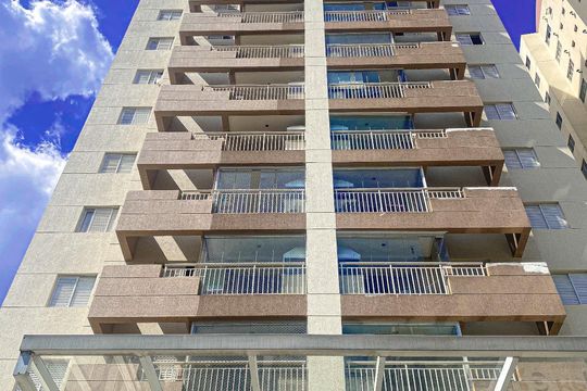 Fachada de apartamento à venda com 3 quartos, 69m² em Vila Gumercindo, São Paulo