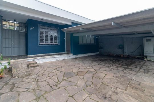 Fachada de casa para alugar com 2 quartos, 100m² em Glória, Porto Alegre
