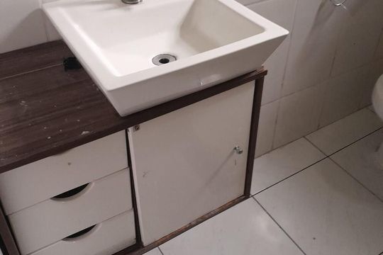 Banheiro de apartamento para alugar com 2 quartos, 75m² em Covanca, São Gonçalo