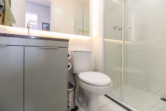 Banheiro Social de apartamento à venda com 2 quartos, 58m² em Penha de França, São Paulo