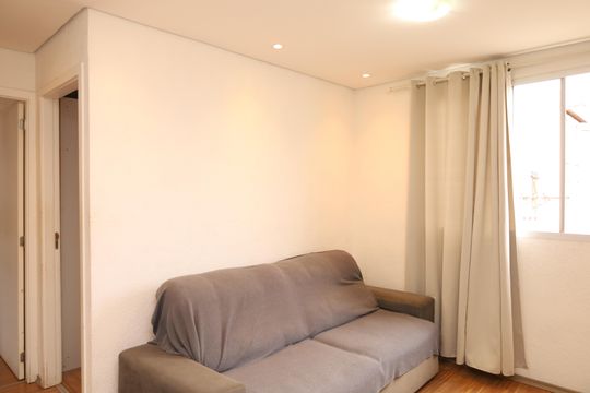 Sala de apartamento para alugar com 2 quartos, 38m² em Jardim Bartira, São Paulo