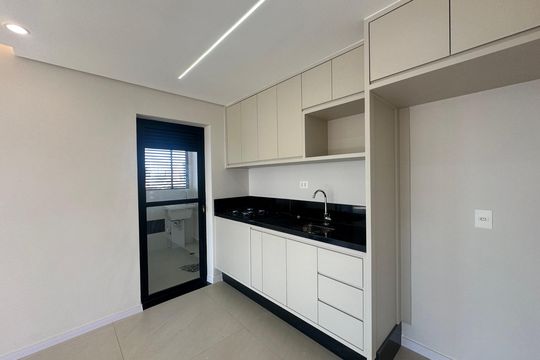 Cozinha de apartamento à venda com 2 quartos, 112m² em Alphaville Comercial, Barueri