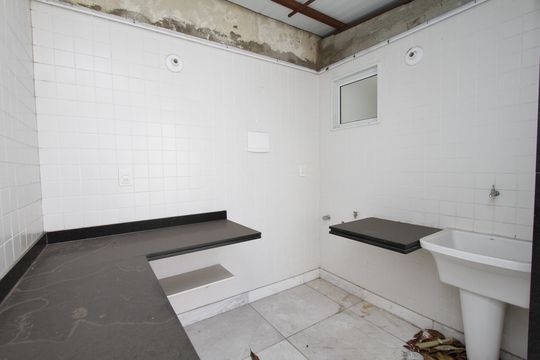 Área de Serviço de apartamento para alugar com 3 quartos, 125m² em Carlos Prates, Belo Horizonte
