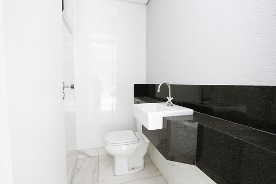 Lavabo de apartamento para alugar com 3 quartos, 125m² em Carlos Prates, Belo Horizonte