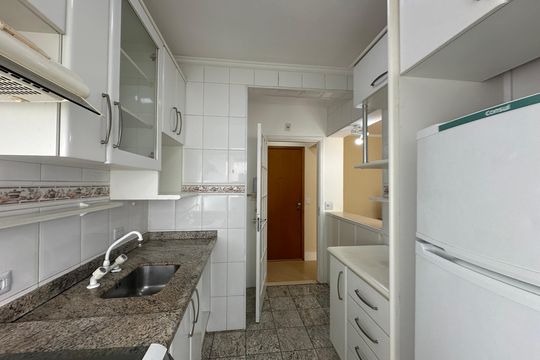 Cozinha de apartamento para alugar com 3 quartos, 90m² em Alphaville, Barueri