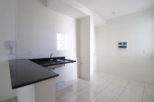 Cozinha de apartamento para alugar com 2 quartos, 45m² em Jardim Europa, Uberlândia