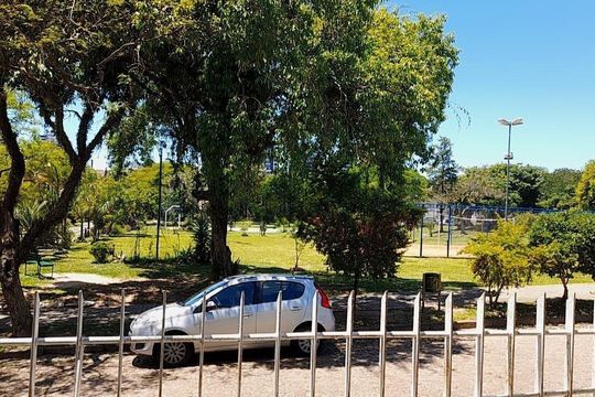 Casa para alugar com 3 quartos, 183m² em Jardim Itu, Porto Alegre