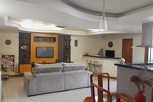 Casa para alugar com 3 quartos, 183m² em Jardim Itu, Porto Alegre