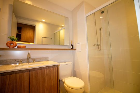 Banheiro de kitnet/studio à venda com 1 quarto, 25m² em Campo Belo, São Paulo