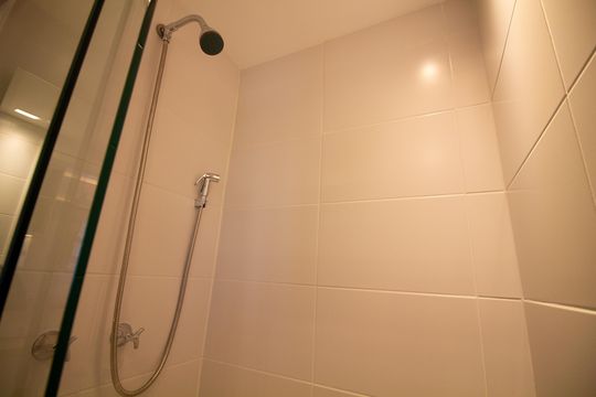 Banheiro de kitnet/studio à venda com 1 quarto, 25m² em Campo Belo, São Paulo