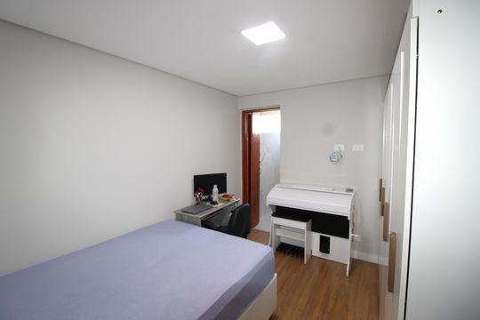 Quarto 2 de casa à venda com 3 quartos, 315m² em Vila Verde, São Paulo