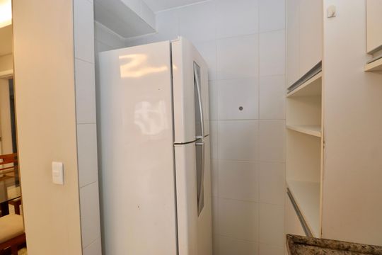 Cozinha de apartamento para alugar com 1 quarto, 54m² em Alphaville I, Salvador