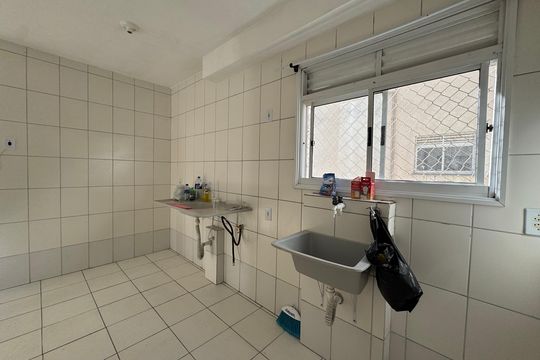 Área de Serviço de apartamento para alugar com 2 quartos, 49m² em Metalúrgicos, Osasco