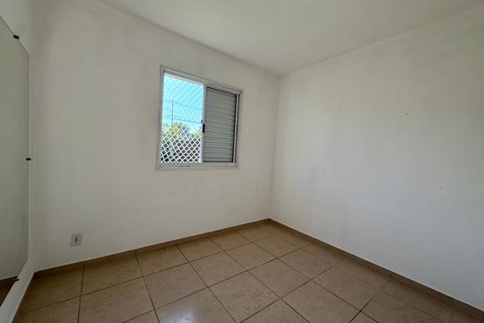 Quarto 2 de apartamento para alugar com 2 quartos, 49m² em Metalúrgicos, Osasco