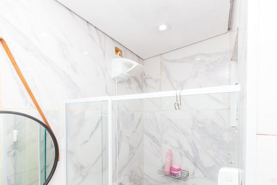 Banheiro de apartamento à venda com 2 quartos, 80m² em Jardim Edilene, São Paulo
