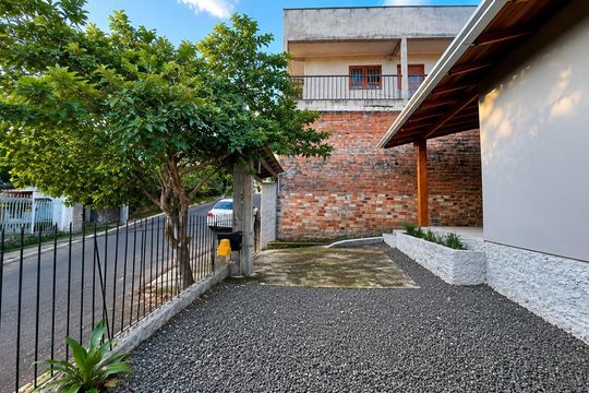 Casa para alugar com 2 quartos, 64m² em Guarani, Novo Hamburgo