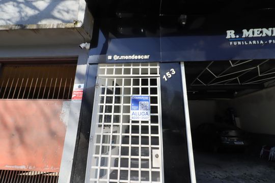Fachada de casa para alugar com 1 quarto, 49m² em Jardim Ype, Osasco