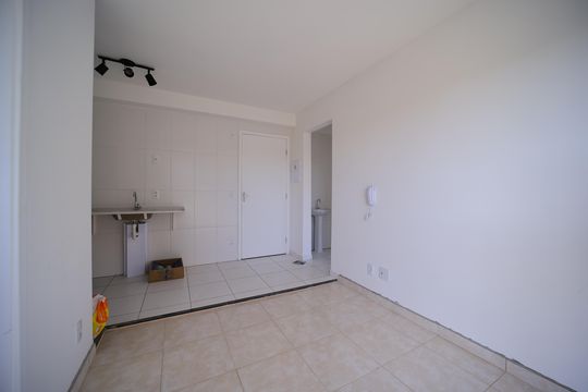 Sala de apartamento para alugar com 2 quartos, 40m² em Jardim Maringa, São Paulo
