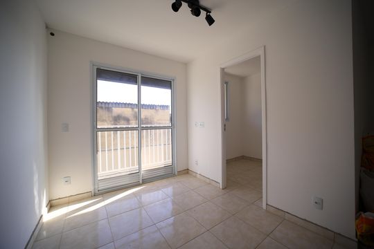 Sala de apartamento para alugar com 2 quartos, 40m² em Jardim Maringa, São Paulo