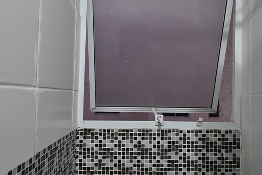 Banheiro de apartamento para alugar com 2 quartos, 46m² em Jardim do Lago, São Paulo