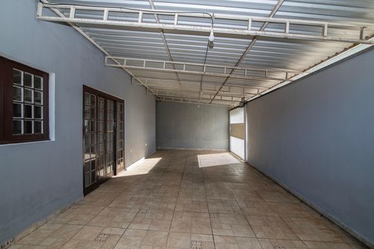 Garagem de casa para alugar com 3 quartos, 250m² em Jardim Terras de Santo Antonio, Hortolândia