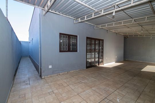 Garagem de casa para alugar com 3 quartos, 250m² em Jardim Terras de Santo Antonio, Hortolândia