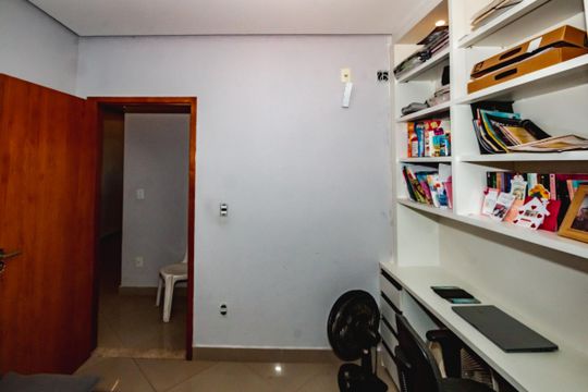 Apartamento à venda com 3 quartos, 130m² em Céu Azul, Belo Horizonte
