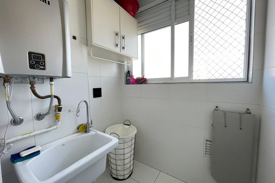 Área de Serviço de apartamento à venda com 3 quartos, 68m² em Ferreira, São Paulo