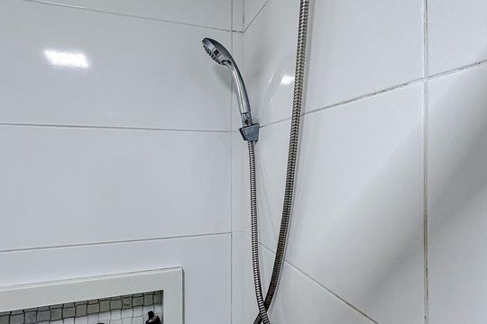 Banheiro de apartamento à venda com 3 quartos, 60m² em Chácara Seis de Outubro, São Paulo