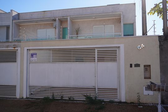 Fachada com plaquinha kjfk - 269 de casa para alugar com 3 quartos, 143m² em Jardim Sao Jose, Americana