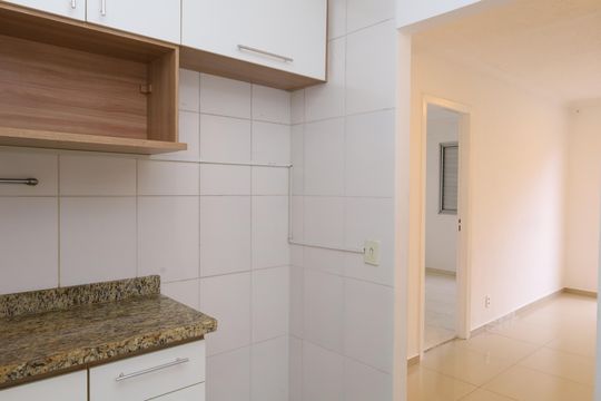Cozinha de apartamento para alugar com 3 quartos, 52m² em Colônia (zona Leste), São Paulo