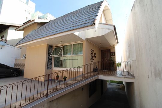 Casa para alugar com 3 quartos, 200m² em Jardim das Industrias, São José dos Campos