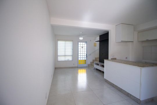 Sala  de casa de condomínio para alugar com 2 quartos, 87m² em Vossoroca, Votorantim