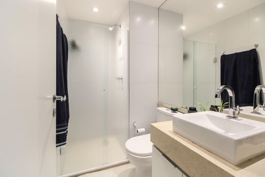 Banheiro  de apartamento à venda com 2 quartos, 48m² em Tatuapé, São Paulo