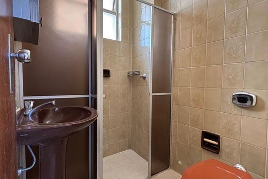 Banheiro da suíte de apartamento à venda com 3 quartos, 94m² em Sion, Belo Horizonte