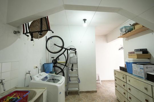 Área de Serviço de casa à venda com 4 quartos, 275m² em Vila Valparaíso, Santo André